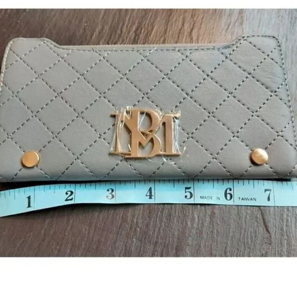 NWT BADGLEY MISCHKA Quilted Long Card Wallet Grey - Picture 4 of 6